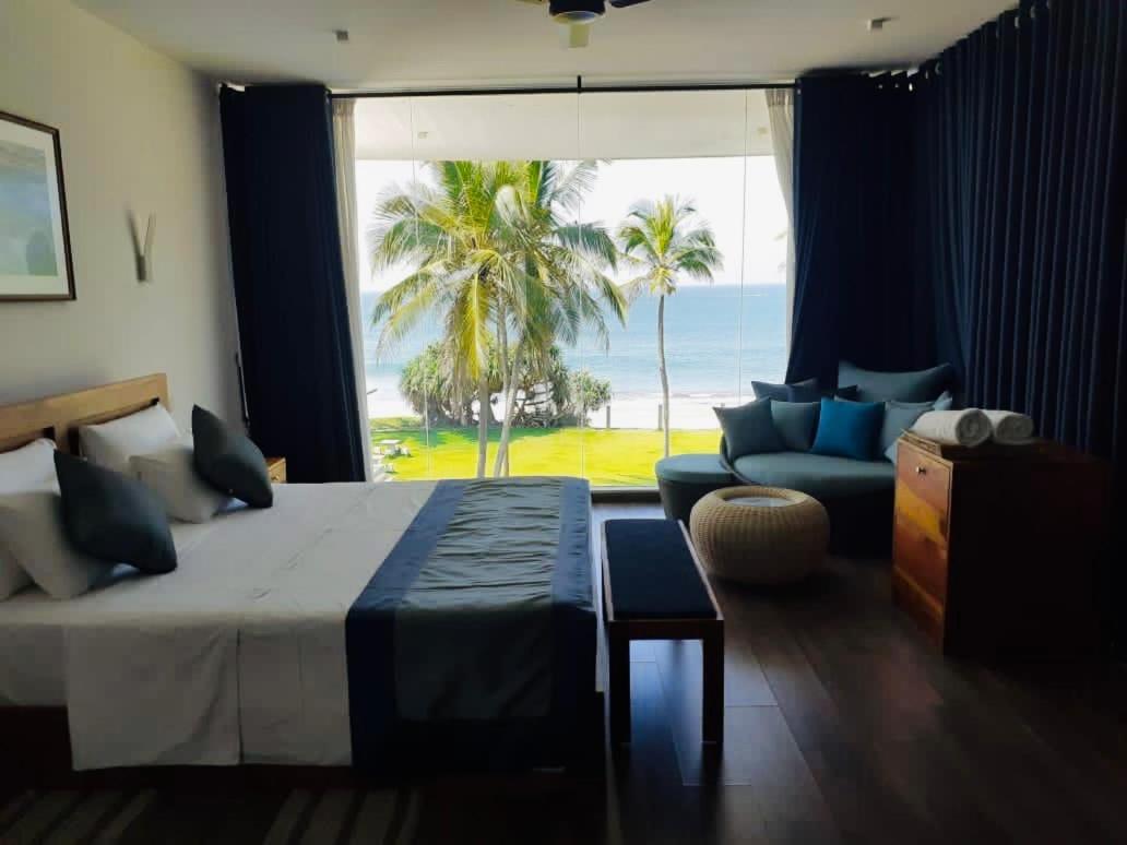 Hotel The Lighthouse Negombo Esterno foto