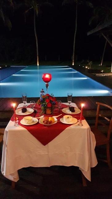 Hotel The Lighthouse Negombo Esterno foto