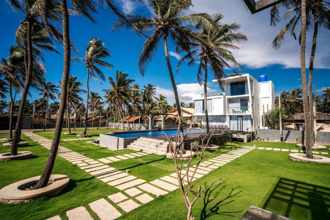 Hotel The Lighthouse Negombo Esterno foto